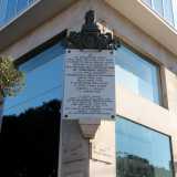 La �vita� del corso comincia con il progetto di restyling urbano voluto nel XIX secolo da re Gioacchino Murat. Fu lo stesso sovrano a porre la prima pietra ad angolo con l�odierno Corso Cavour, fondando cos� il futuro quartiere Murat. Oggi una grande targa lapidea ricorda l�avvenimento, occorso il 25 aprile 1813
